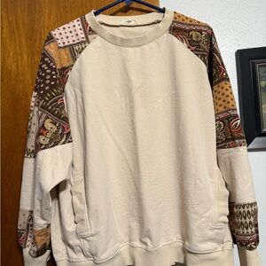 easel Cream Crewneck Sweatshirt with Paisley Sleeve Panels